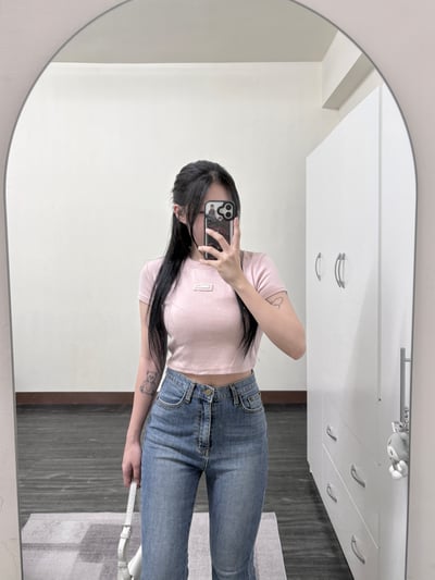 蕾絲小標軟綿短版T8