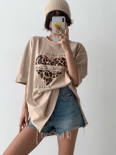 5月連線🇰🇷豹紋愛心側開衩棉質寬鬆T恤1