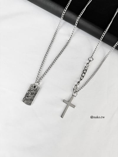 【限量現貨】十字架字母鐵片1+1項鍊2