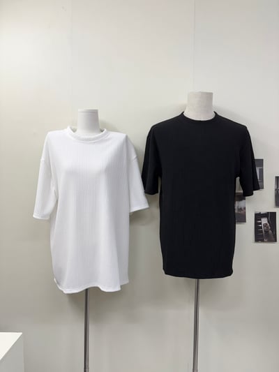 男女皆可⊹圓領直壓紋抗皺T恤1