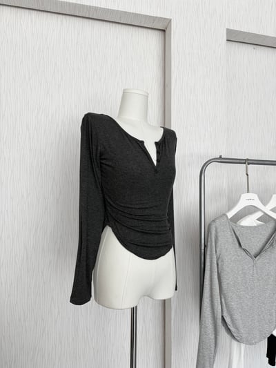 訂製款⊹軟fufu♡假排扣腰身下U長袖上衣5