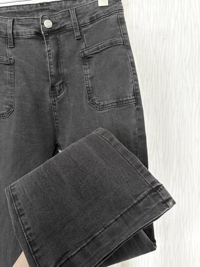 薄款豎刷痕碳灰色方口袋牛仔喇叭褲5