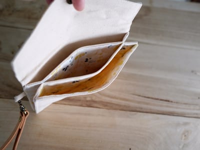 【福利品】10. 手拿小包 生成白 6 折3