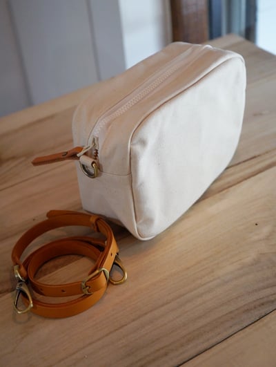 【福利品】69. 吐司小方包特別設計款  生成白  6折6