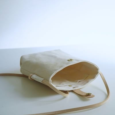 新年福袋 | 簡單斜背蠟包x皮革手環帶 1000元 |20