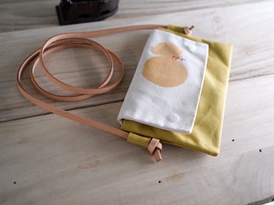 【福利品】2. 春日萬用斜背袋 桔黃  6 折4