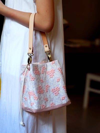 刺繡莓果小水桶包8