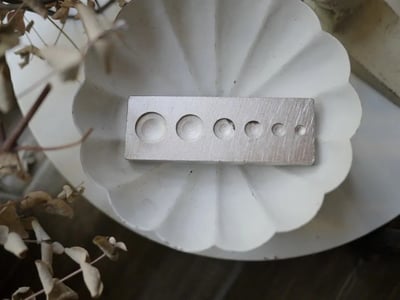 工具：萬用底座1