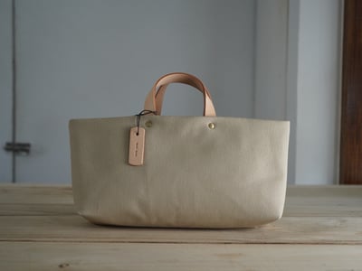 【福利品】58 . 托特包 淡奶綠  65折1