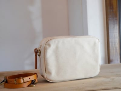 【福利品】69. 吐司小方包特別設計款  生成白  6折1