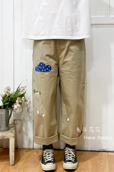 雲朵貼布刺繡羊棉麻直筒褲(卡其) 139461