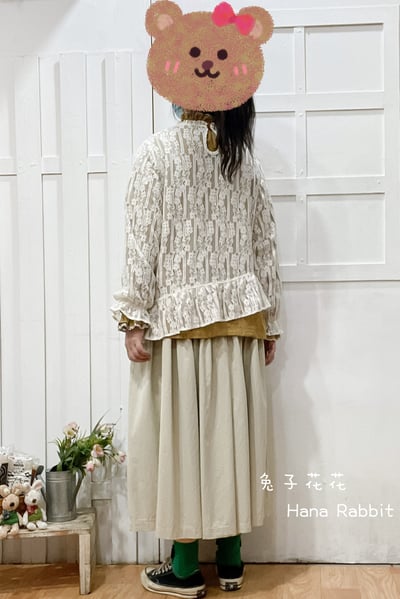 森系親膚簍空不規則蕾絲上衣(杏) 140453