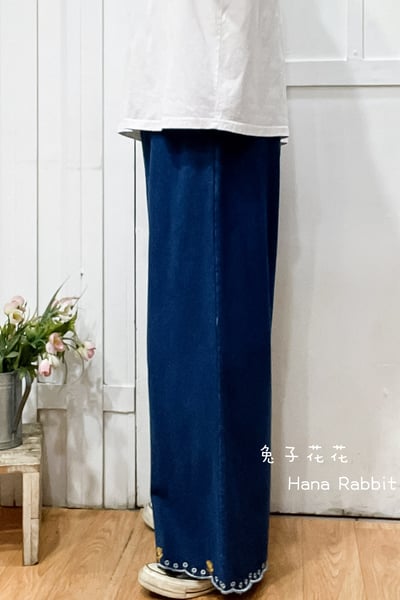 日系刺繡花闊腿丹寧造型褲 138372