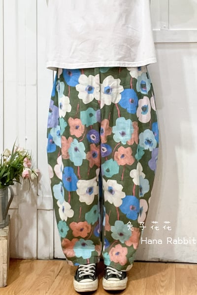 WE家滿版印花灣刀造型褲 311071