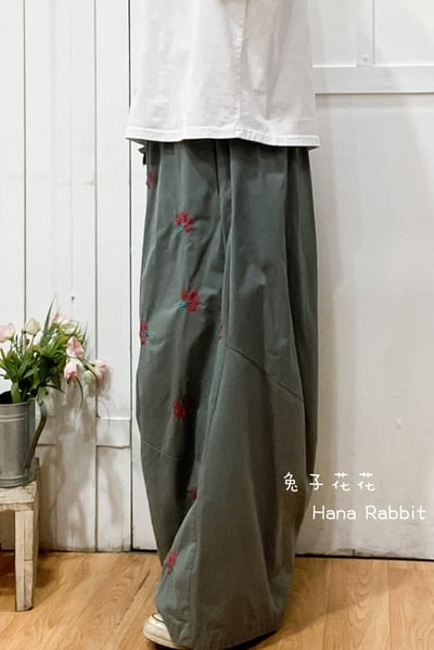 慵懶刺繡花落地造型褲 195242