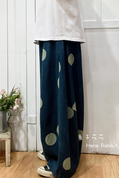 WE家慵懶波點剪裁造型褲(微黃點) 193632