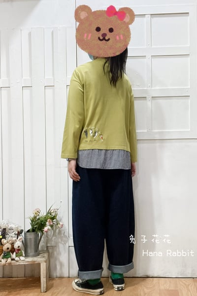 貓咪小口袋拚接格紋棉質上衣(芥黃) 194043