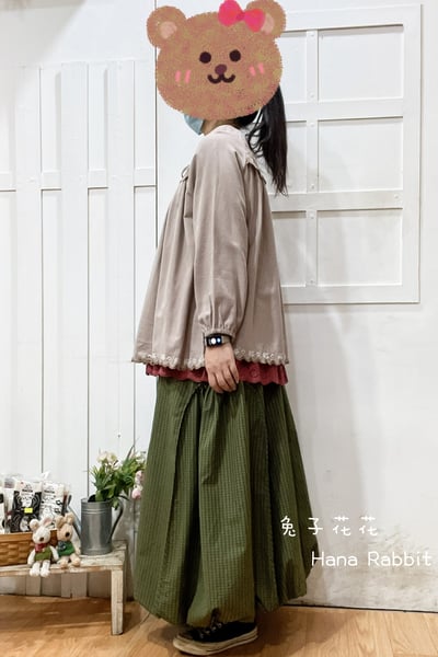 森系重工北極熊棉麻造型上衣(灰杏) 156042