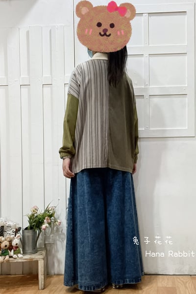 日系水洗棉不規則字母印花上衣(杏) 150243