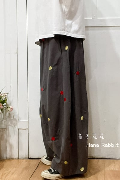 WE家刺繡花落地造型褲(灰) 210282