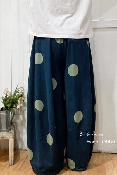 WE家慵懶波點剪裁造型褲(微黃點) 193633