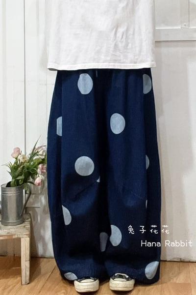 WE家慵懶波點剪裁造型褲(白點) 193631