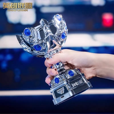 [預購]2025 英雄聯盟世界賽 T1奪冠紀念週邊 - LED獎盃裝飾（三檔可調節小夜燈）3