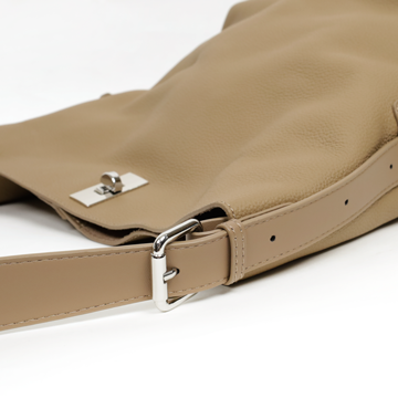 Arcé柔弧真皮側帶包7