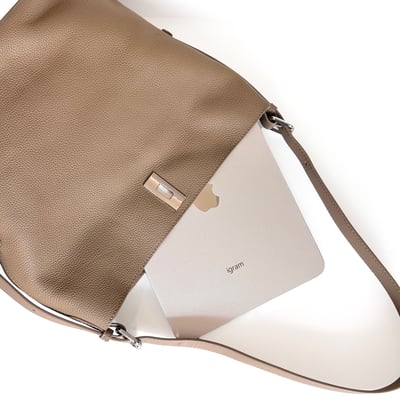 Arcé柔弧真皮側帶包2