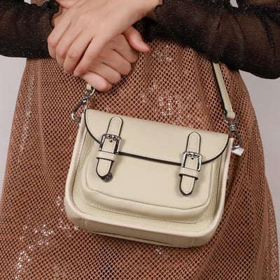 霜白學院真皮側背包3