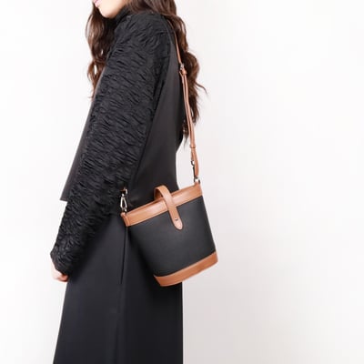 冰美式真皮小水桶包3