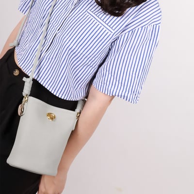 典雅德比抽繩真皮側揹桶包3