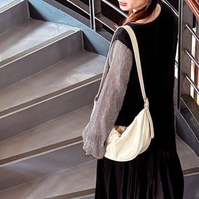 TRueSo 觸柔牛皮極軟經典牛角包-白色6