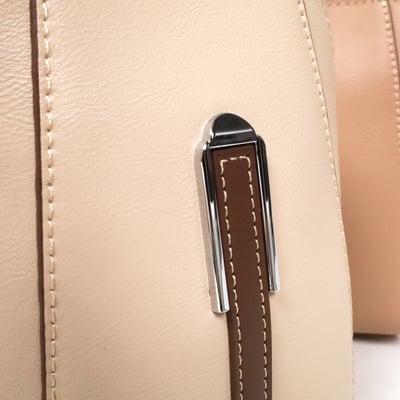 真皮車帶隨行小包8