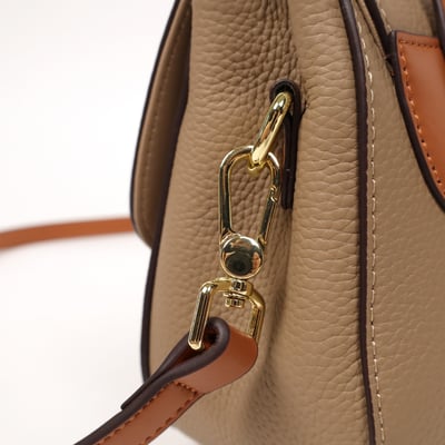 金扣真皮拚色提包5