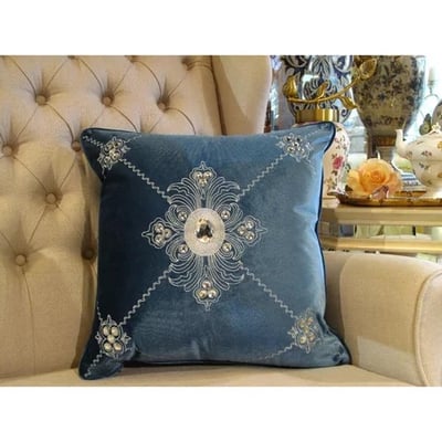 ★寶藏清倉★【奢華系列】白色圖騰繡花水鑽抱枕 ♡海水藍♡2