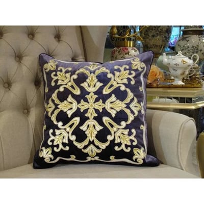 ★寶藏清倉★【奢華系列】白色金邊圖騰繡花抱枕套 ♡魅惑紫♡2