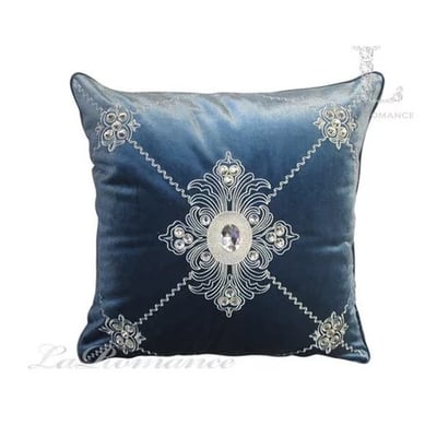 ★寶藏清倉★【奢華系列】白色圖騰繡花水鑽抱枕 ♡海水藍♡1