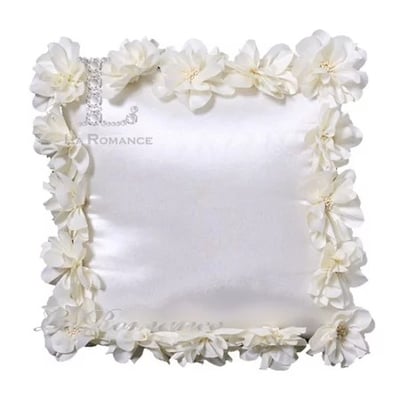 ★寶藏清倉★珍珠白絲質立體花朵飾邊抱枕套1