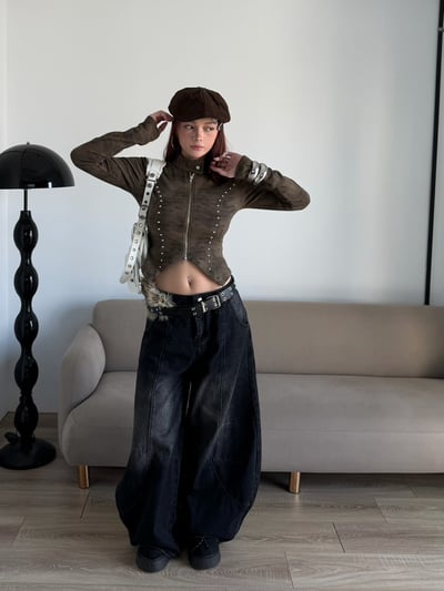 卯釘字母拉鍊上衣8