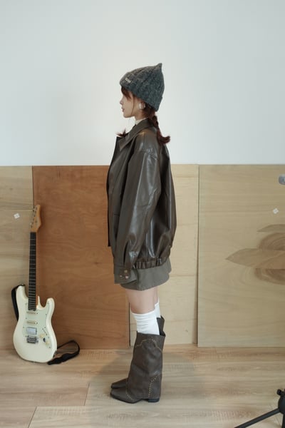 B06 擴形皮外套11