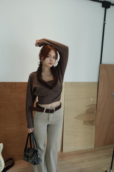 B01 毛毛V領上衣4