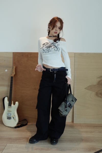 B04 皮帶釦印花上衣11