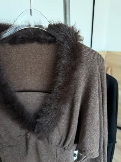 B01 毛毛V領上衣9