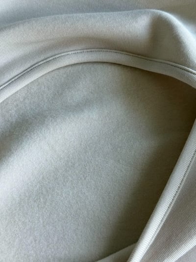 B05 設計感挖胸高領上衣17