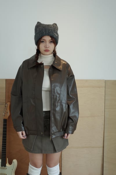 B05 設計感挖胸高領上衣12