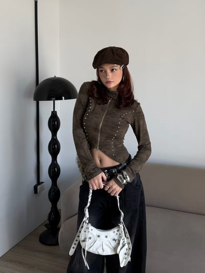 卯釘字母拉鍊上衣3