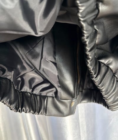 B06 擴形皮外套17