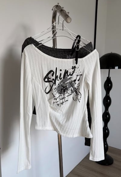 B04 皮帶釦印花上衣13