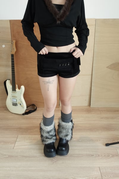 B11 雙釦燈心絨斜裁短褲4